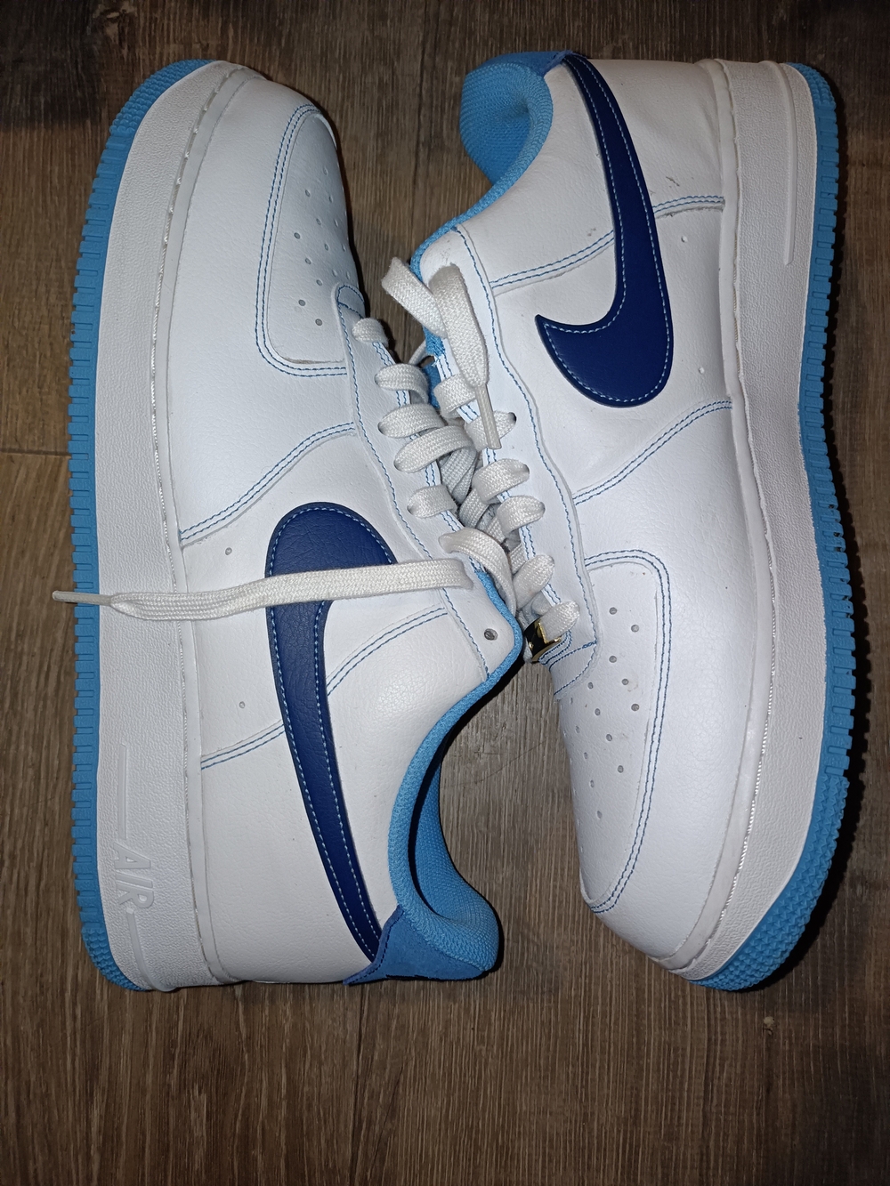 Nike Air Force 1 Cllassic Men's White and Blue Low-Top Athletic Sneakers